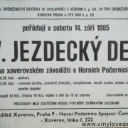 Plakát, dostihy-parkur-lovecká jízda-karetní skákání-steeplechase-Praha-Horní Počernice-Xaverov-1985-koně, závody, dostih, rozměr 59,5 cm x 42 cm