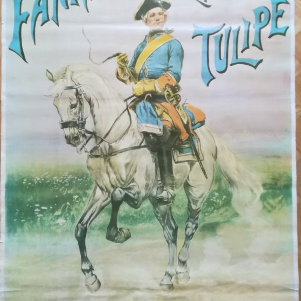Plakát kůň a jezdec Fanfán Tulipán. Plakát pro divadelní představení FANFAN LA TULIPE-THEATRE DE LA PORTE ST. MARTIN-Dimanches et Fetes-Matinee