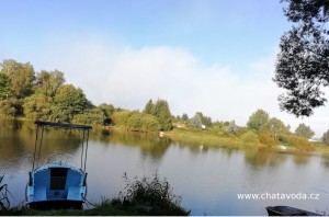 Pronájem chaty u vody Jesenice přehrada, loď, pramice, molo