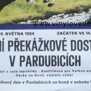 Plakát dostih koní-jarní překážkové dostihy v Pardubicích,kvalifikace na Velkou pardubickou